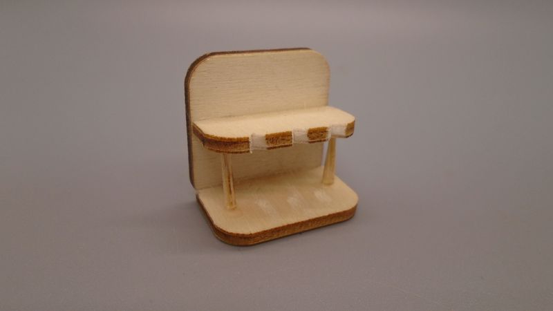BAREWOOD PIPE STAND