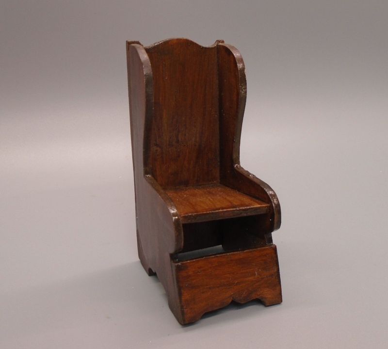 CHILDS TUDOR STYLE CHAIR