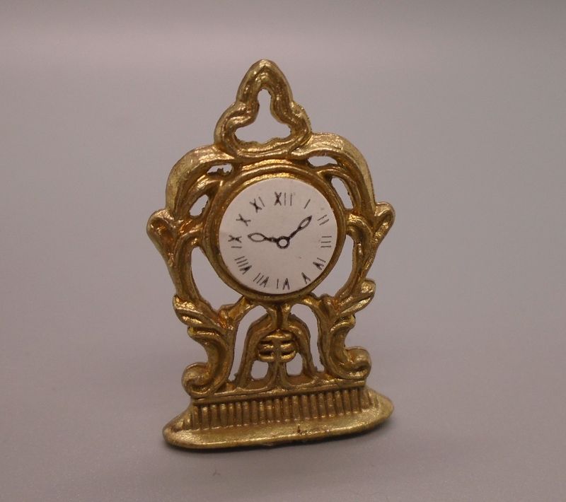 GOLD MANTLE CLOCK