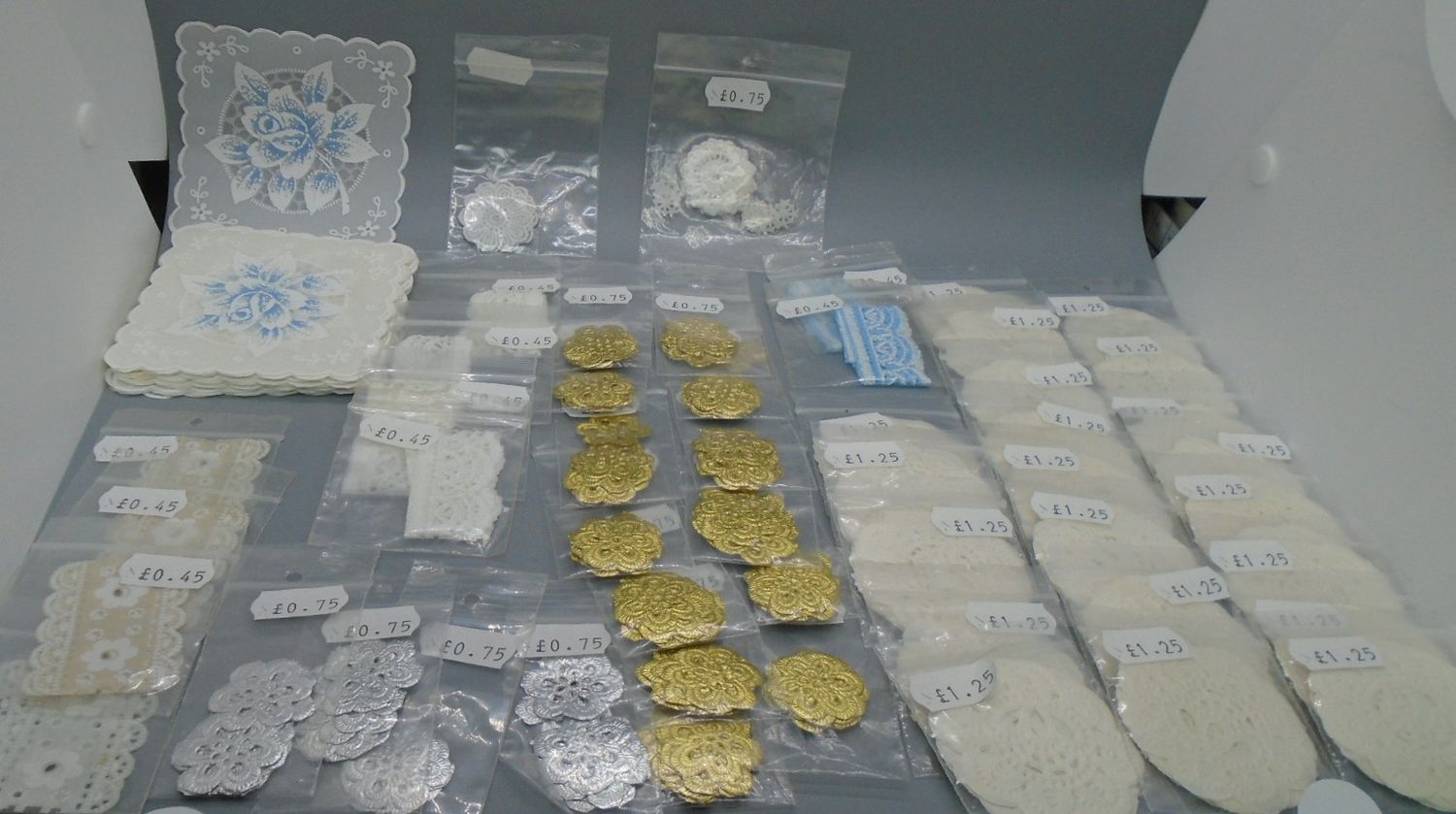 JOB LOT OF DOILIES, TRIMS AND TABLE CLOTHS JOB LOT OF DOILIES, TRIMS AND TABLE CLOTHS