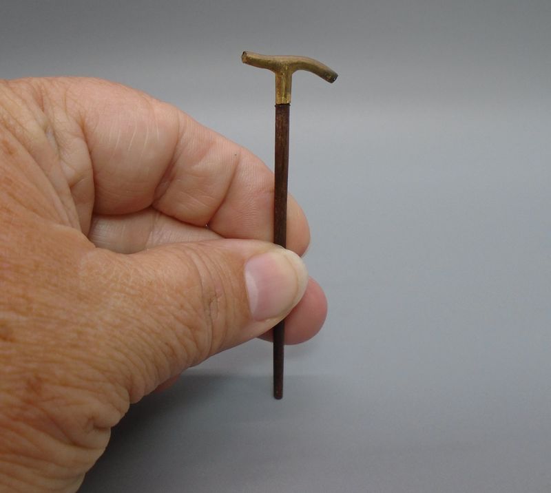 WALKING CANE (STICK)