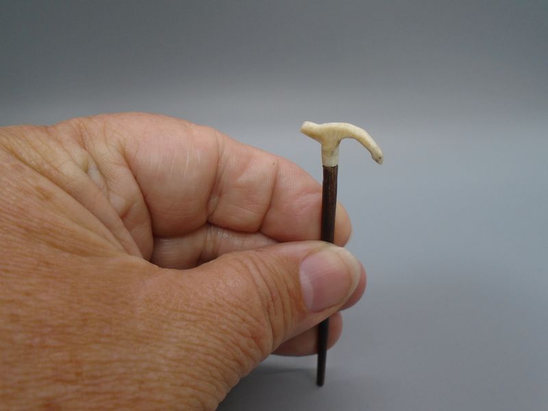 WALKING CANE (STICK)