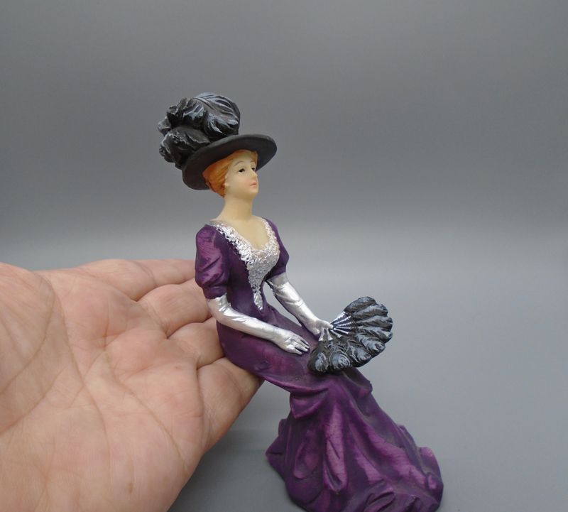 LADY IN PURPLE
