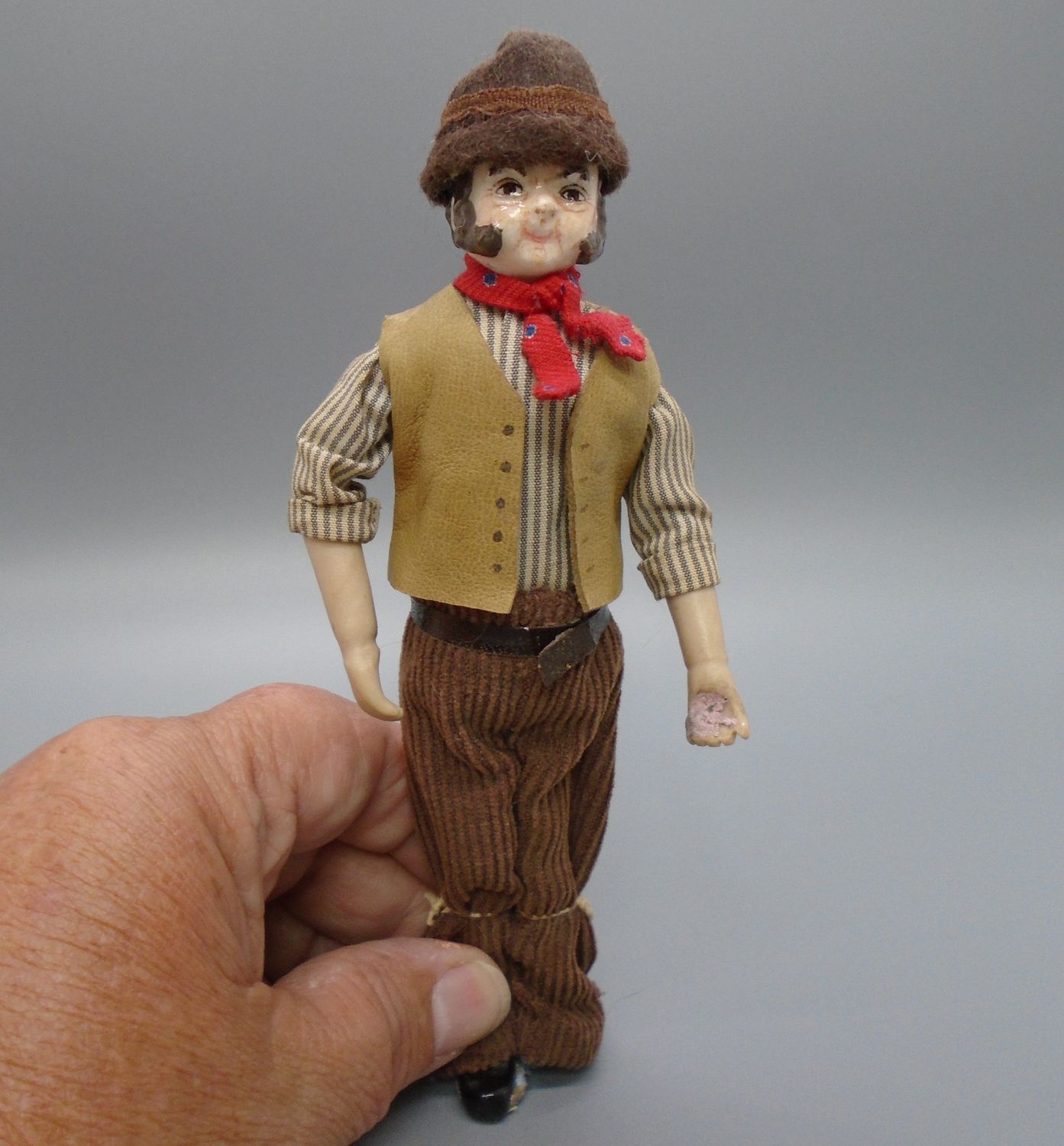 PRE LOVED FARMER PRE LOVED FARMER