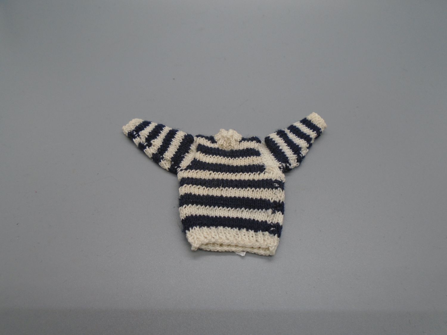 HAND KNITTED JUMPER HAND KNITTED JUMPER