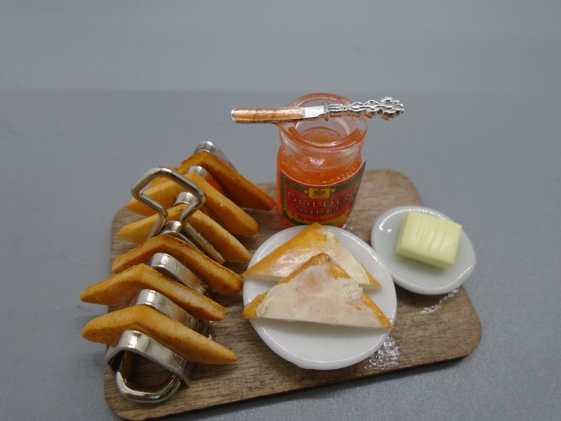 TOAST AND MARMALADE BOARD