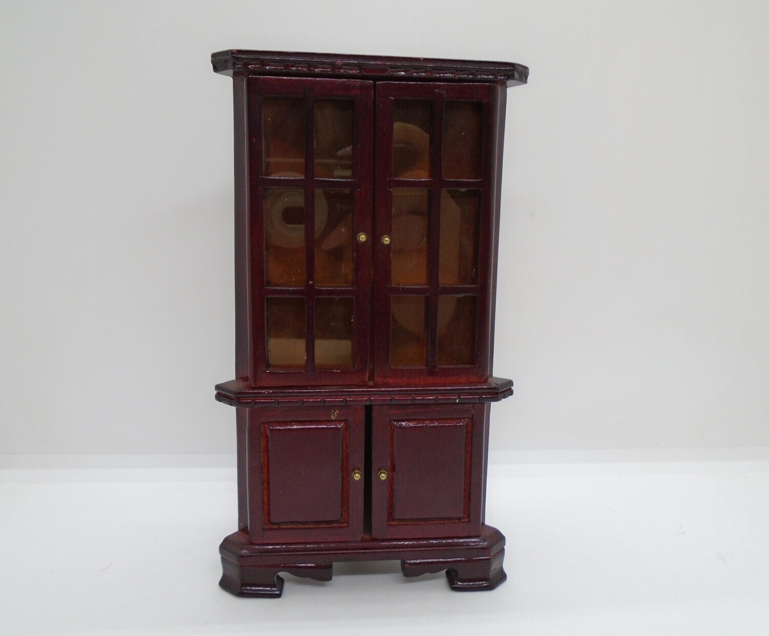 MAHOGANY CORNER DISPLAY UNIT MAHOGANY CORNER DISPLAY UNIT