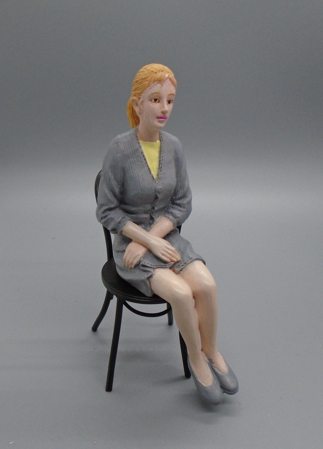 CUSTOMISED LADY IN GREY