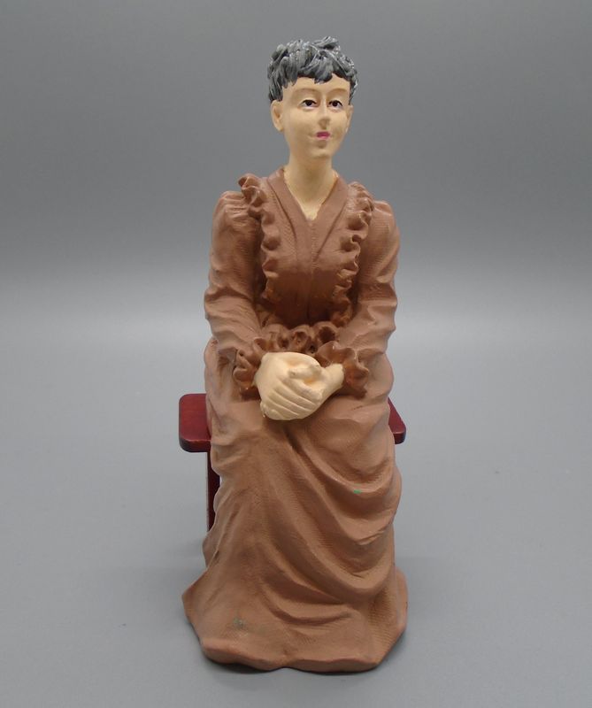 CUSTOMISED LADY IN BROWN