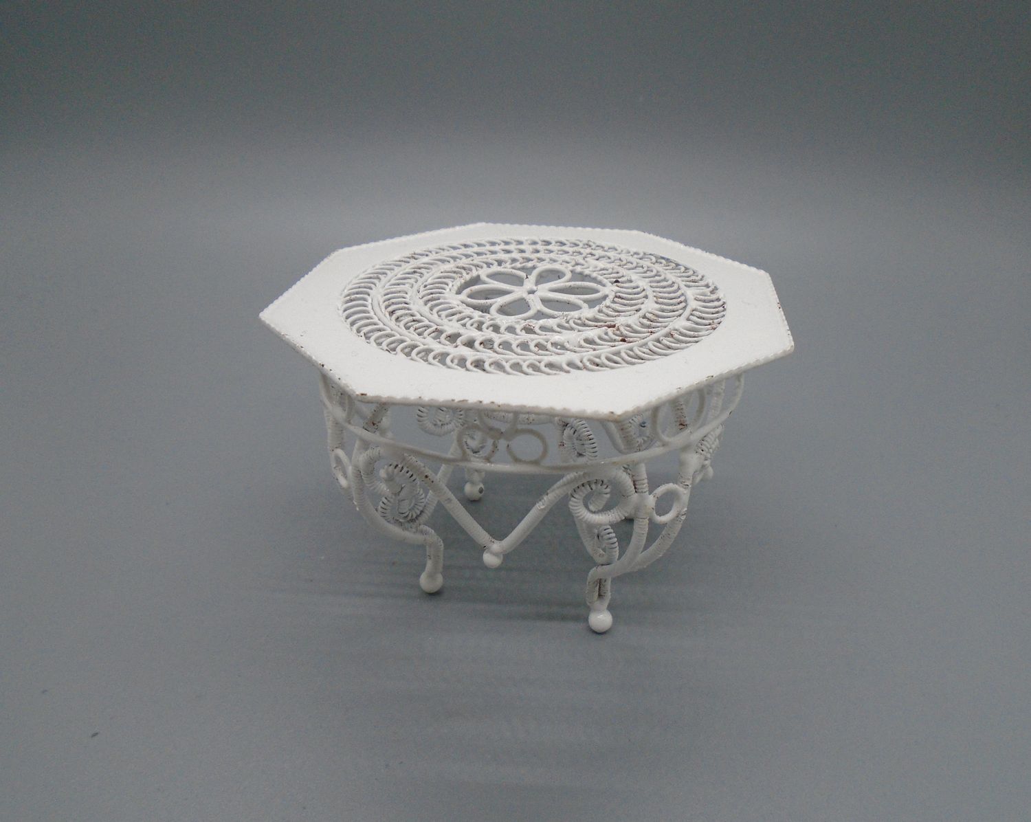 WHITE WIRED GARDEN OR CONSERVATORY TABLE