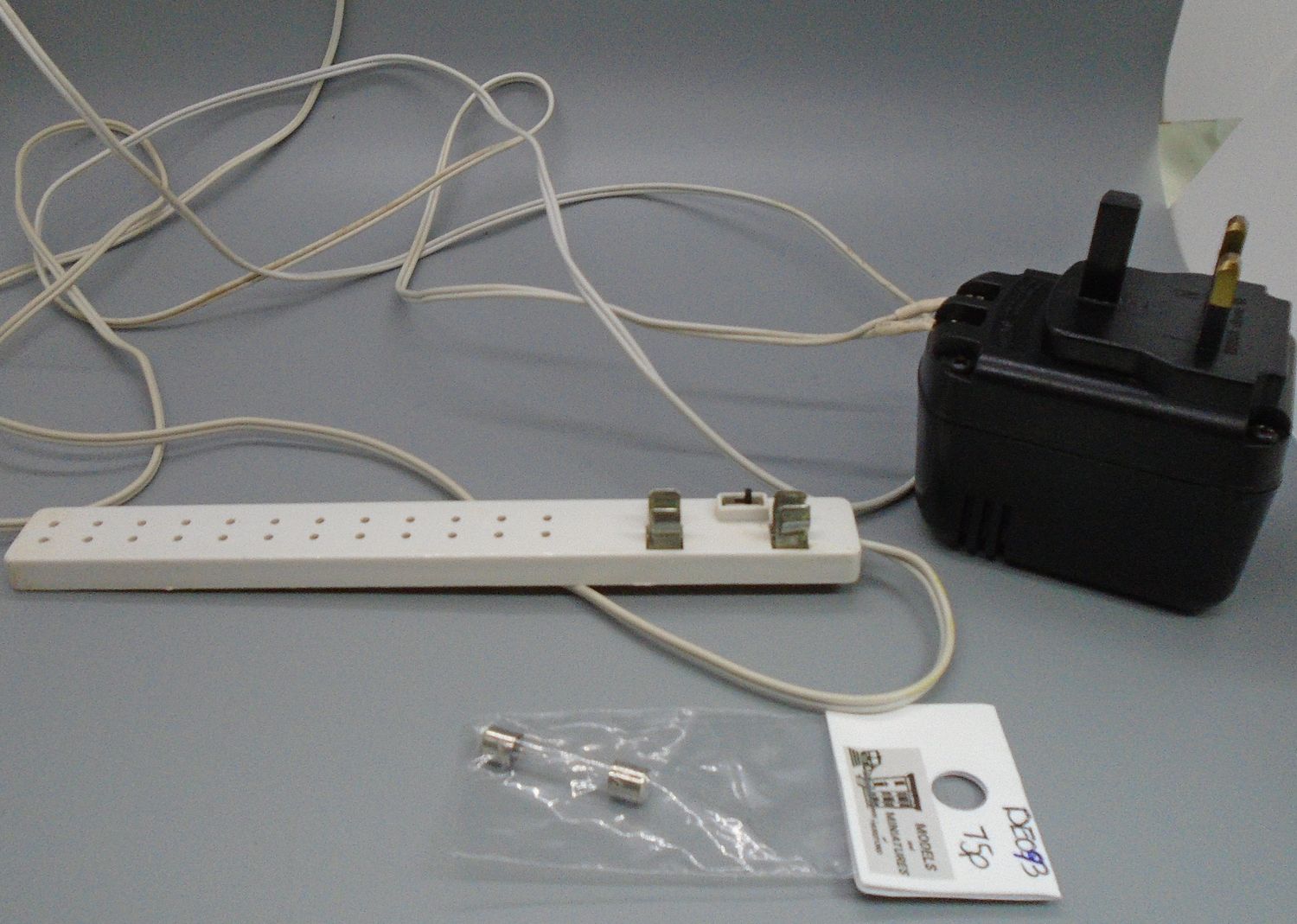 TESTED EX DISPLAY TRANSFORMER AND POWER STRIP