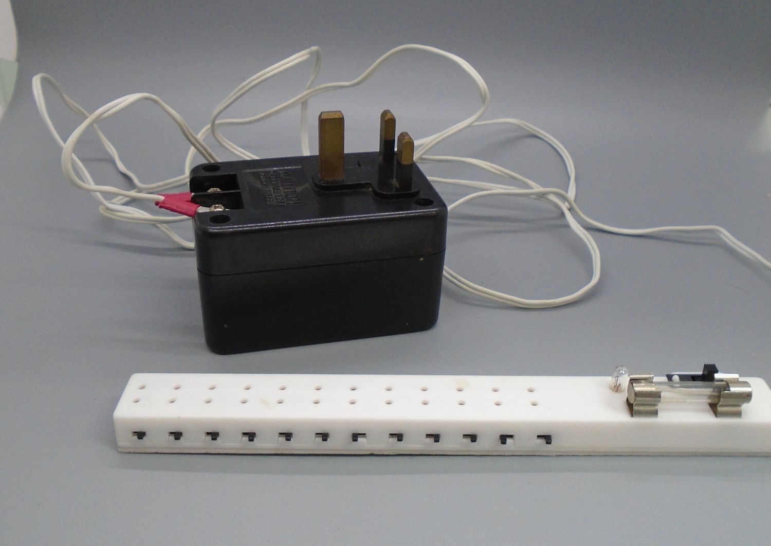 TESTED EX DISPLAY TRANSFORMER AND POWER STRIP WITH INDIVIDUAL SWITCHES