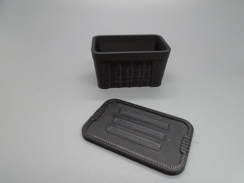 BLACK STORAGE BOX WITH LID