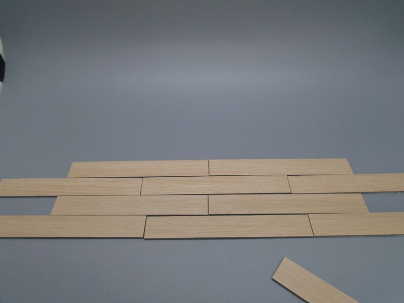 30 PC SELF ADHESIVE PINE EFFECT LAMINATE FLOORING
