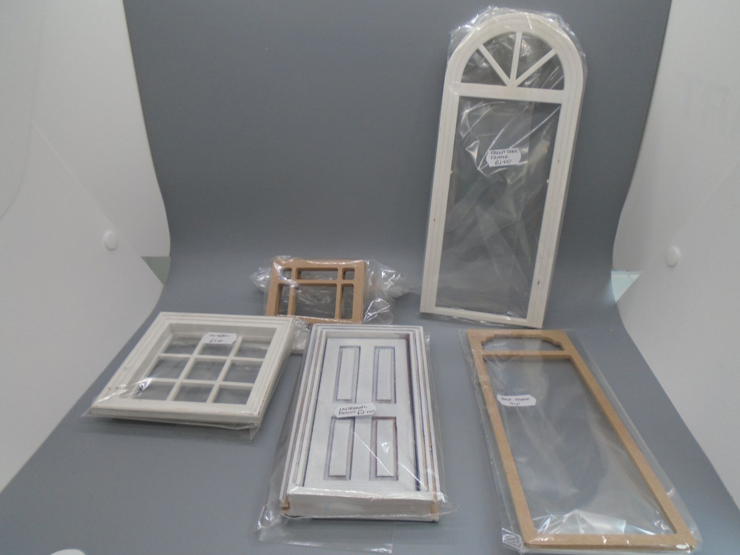 JOB LOT OF FRAMES, WINDOWS AND DOORS JOB LOT OF FRAMES, WINDOWS AND DOORS