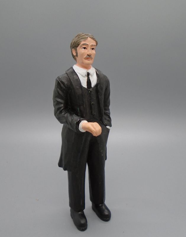 GENTLE MAN IN BLACK