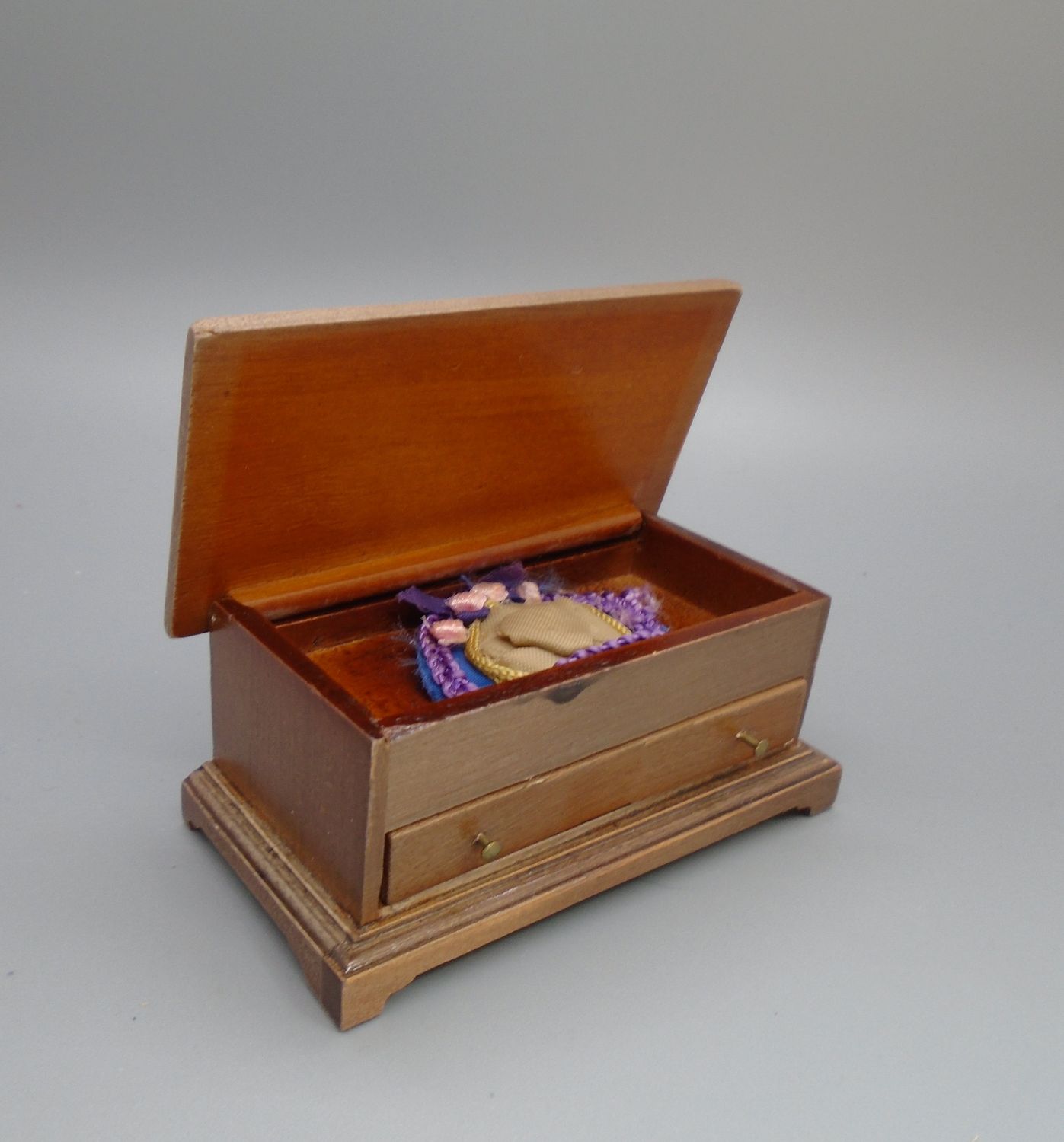 BLANKET BOX WITH DRAWER