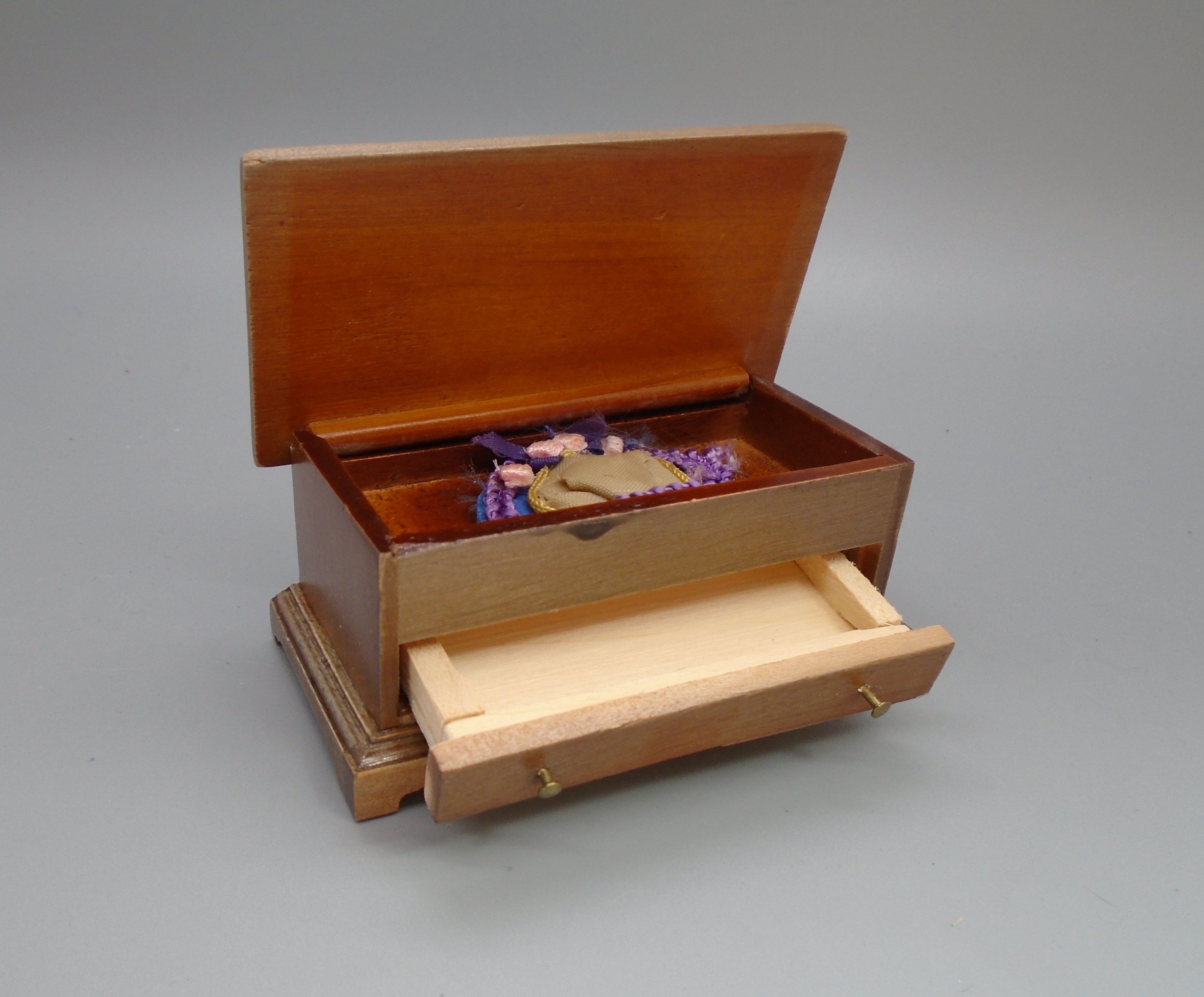 BLANKET BOX WITH DRAWER