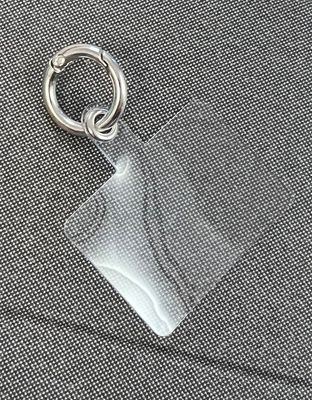Universalplättchen für Handyhüllen plus Karabinerring Universalplättchen für Handyhüllen plus Karabinerring