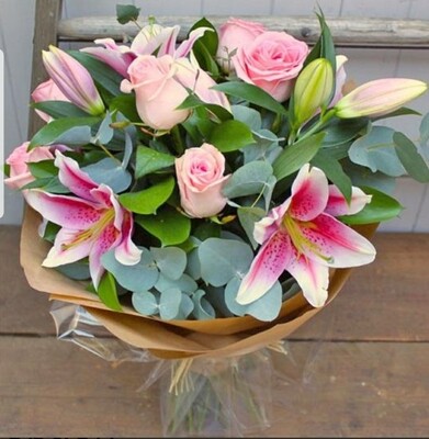 Roses and lily mix