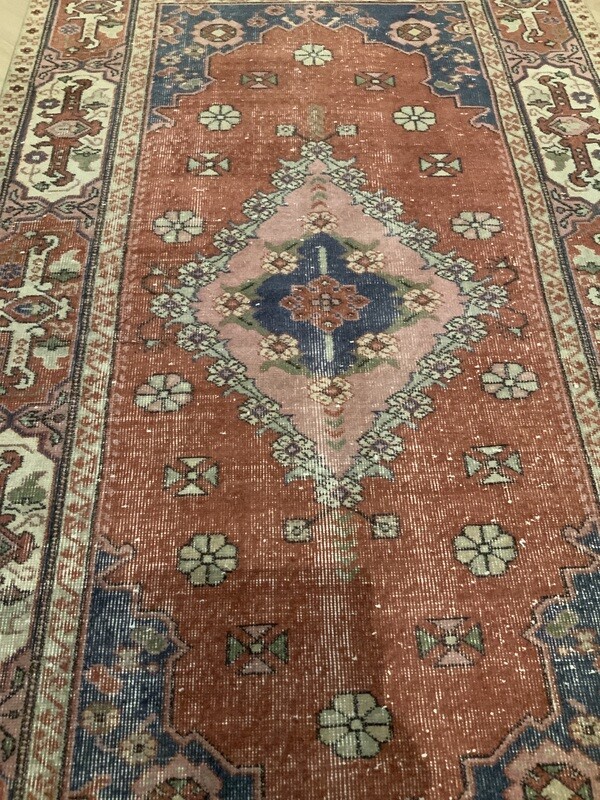 ANTALONIAN RUG 4.3 X 7.4