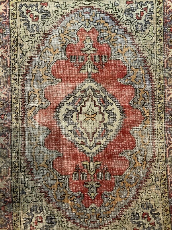 VINTAGE RUG FADED RED/PURPLE