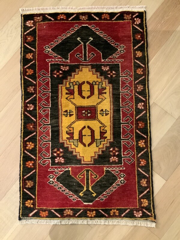 VINTAGE SMALL RUG
