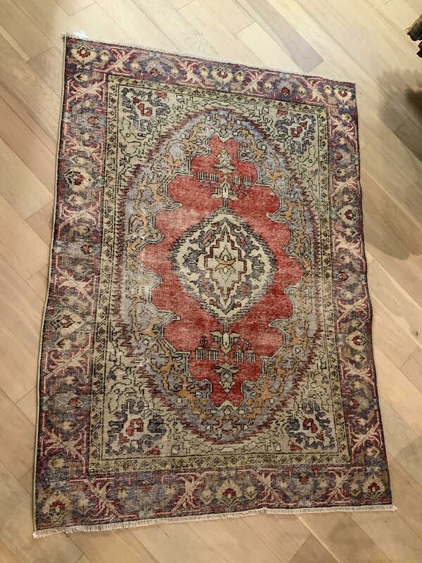 VINTAGE RUG FADED RED/PURPLE