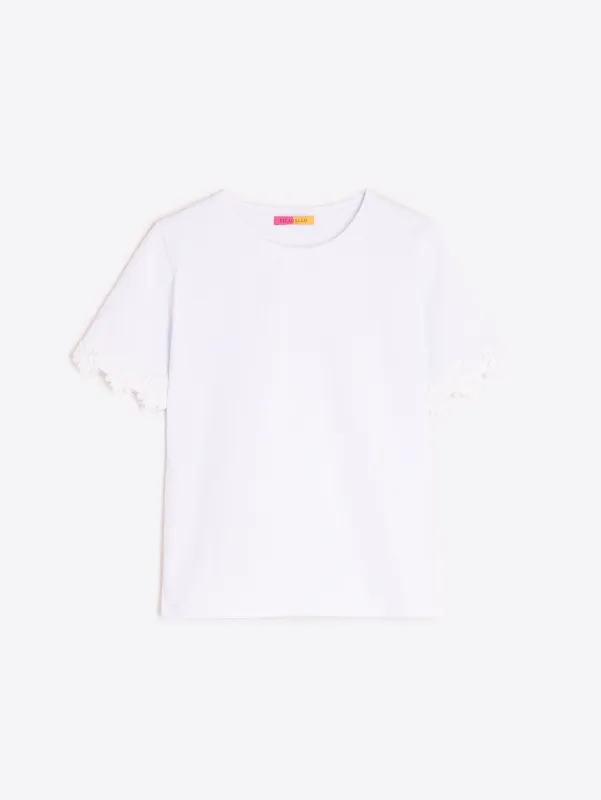WHITE T-SHIRT WITH LACE SLEEVES