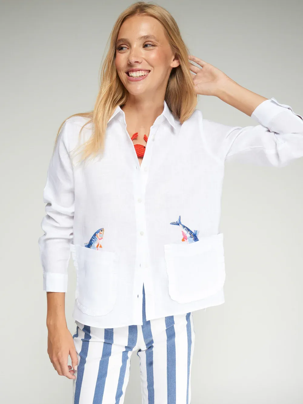 WHITE SHIRT WITH FISH DETAIL