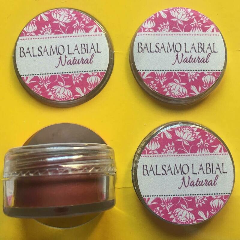 Balsamo labial de menta con color 