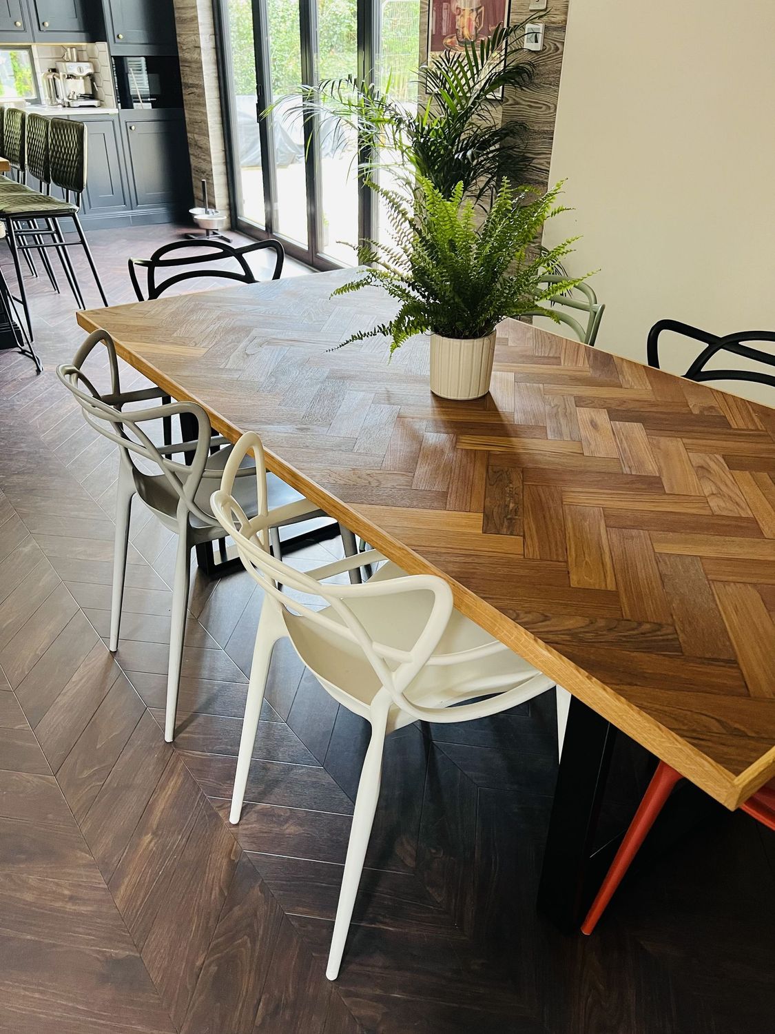 Herringbone table