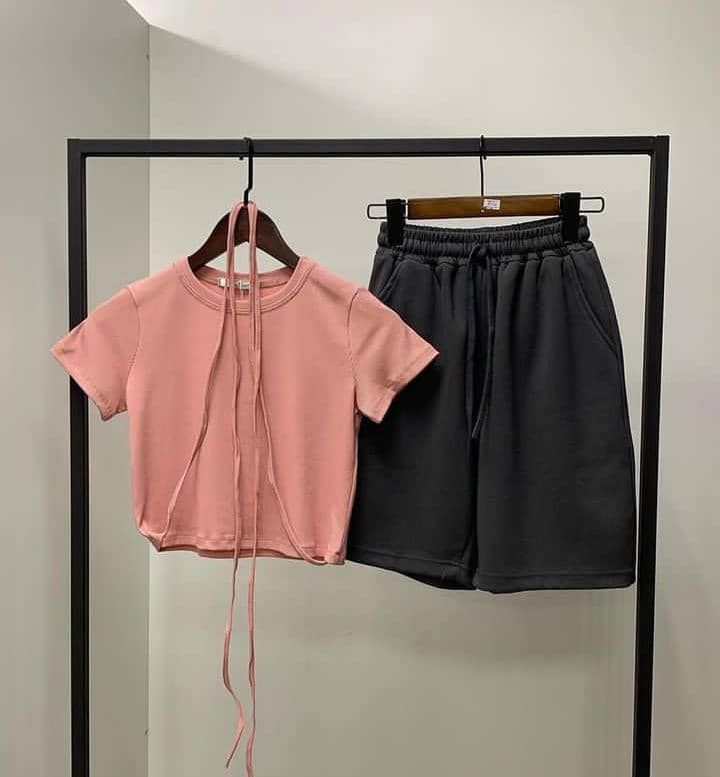 String crop tee and short