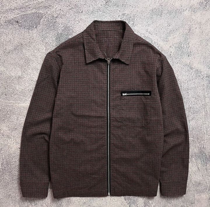 Mild zipped shirt
