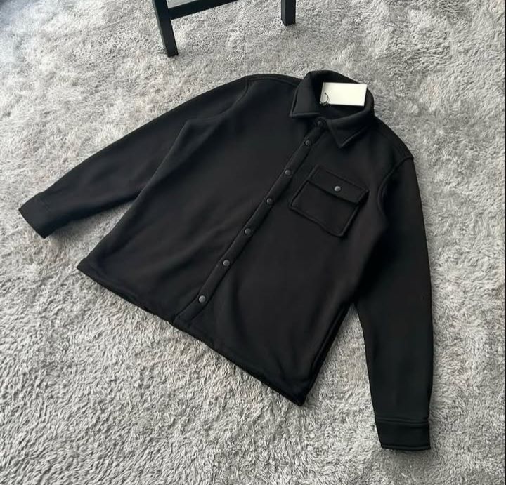 Smooth pocket shirt