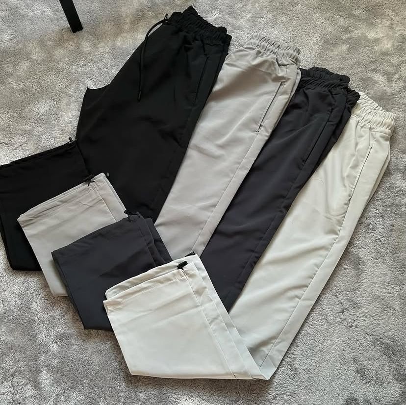 Draw strong trackpants