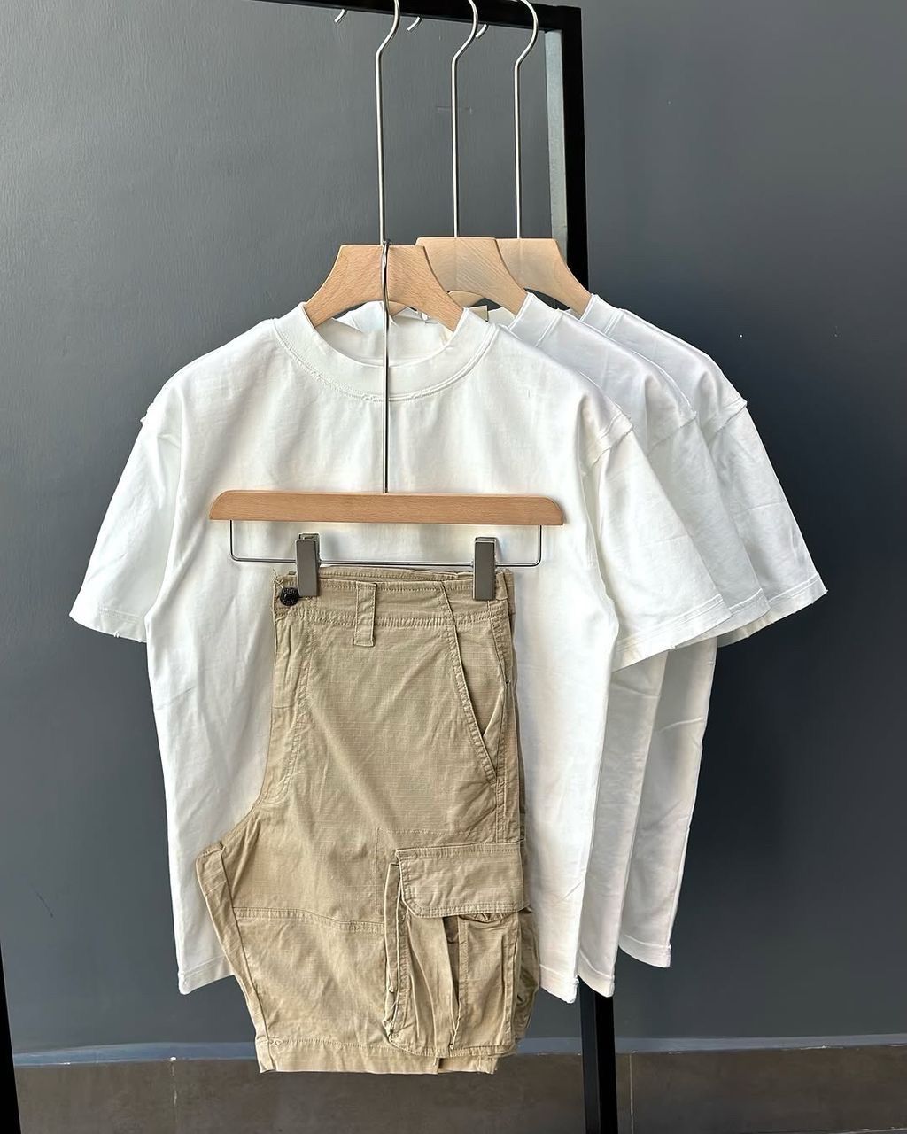 Oversized Tee And Rough Cargo Shorts