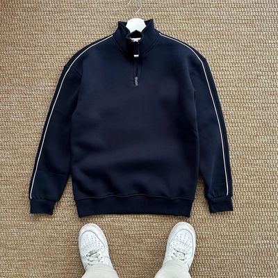 Thin Stripe Turtleneck sweatshirt