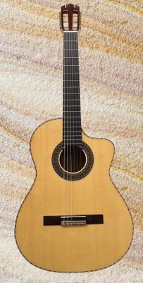 New: Flamenco-Guitar - Juan Montes - Flamenca Blanca Signature Modell Cutaway New: Flamenco-Guitar - Juan Montes - Flamenca Blanca Signature Modell Cutaway