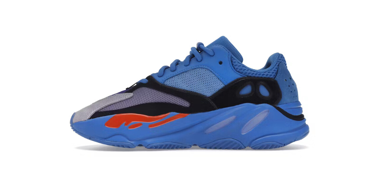 Yeezy 700 Blue Size 5.5