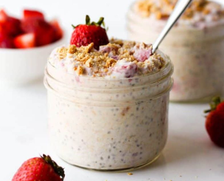 Strawberry Cheesecake Overnight Oats(Sugar Free )