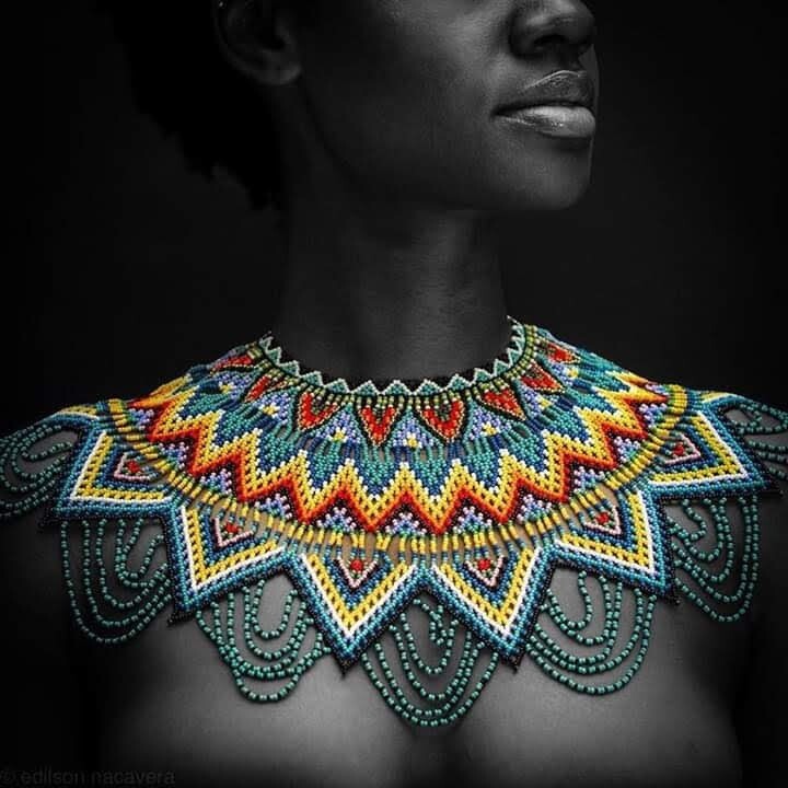 ACCESORIOS INDÍGENAS : COLLARES CORTOS