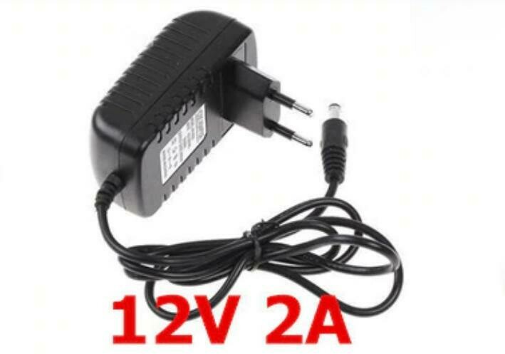 AC-DC chargeur adaptateur universel 12 V-2 A 110-240V 50/60Hz