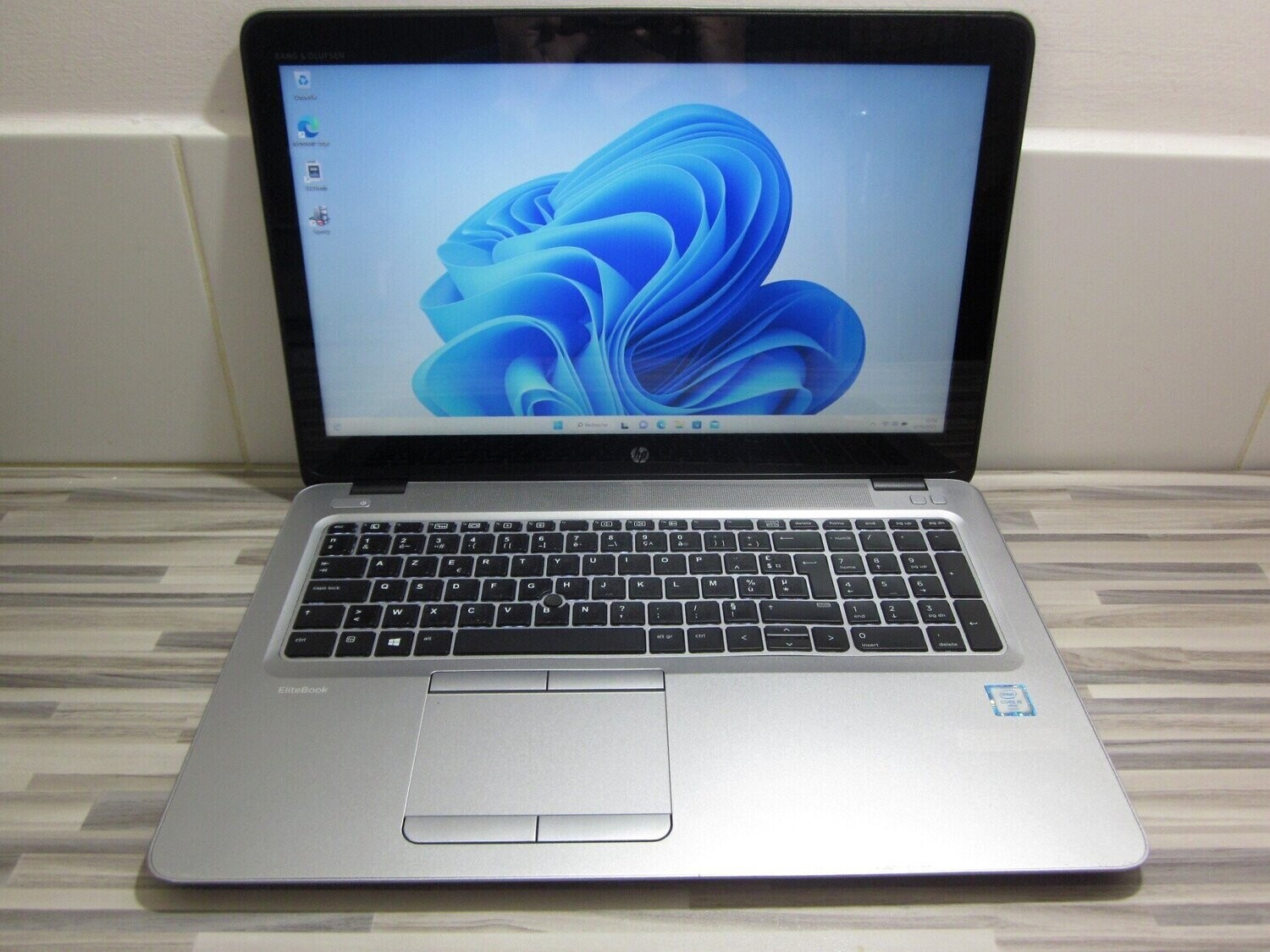 HP EliteBook 850 G3 Core i5 6300U écran tactile Ram 8Go SSD 256Go Windows 11 pro