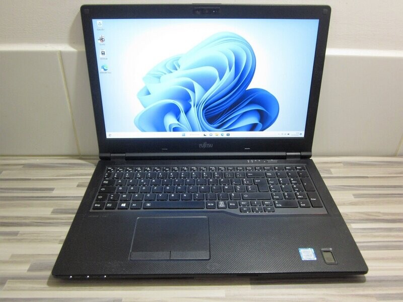 FUJITSU LIFEBOOK E558 CORE i5-8250U 8Go SSD 256 Go Windows 11 professionnel