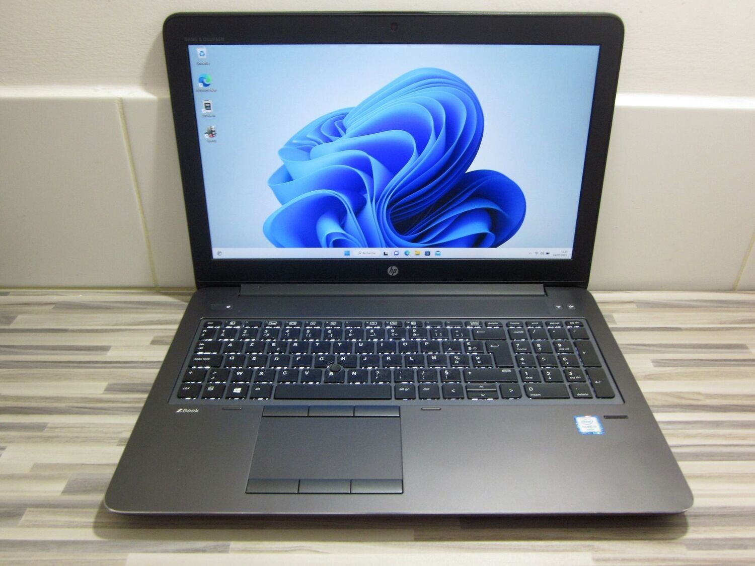 HP ZBOOK 15 G3 CORE i7-6700HQ Ram 16 Go SSD 256 Go Windows 11 Pro