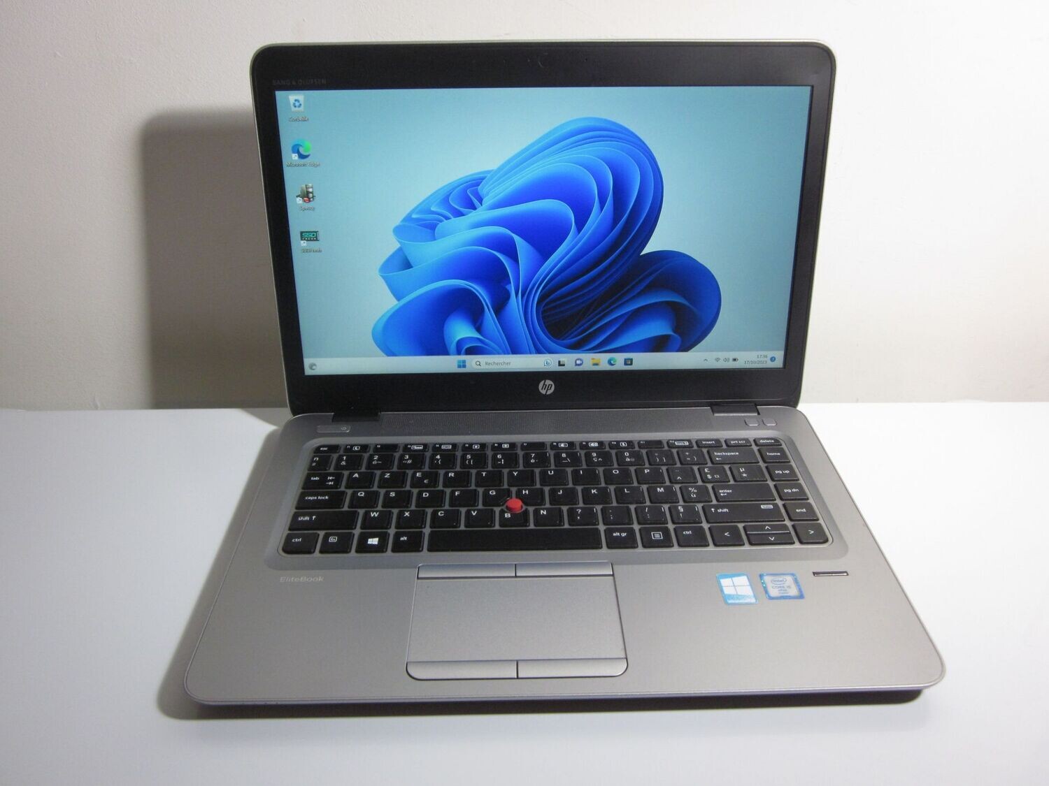 HP Elitebook 840 G3 i5-6300U Ram 12 Go SSD 256 Go Windows 11 professionnel