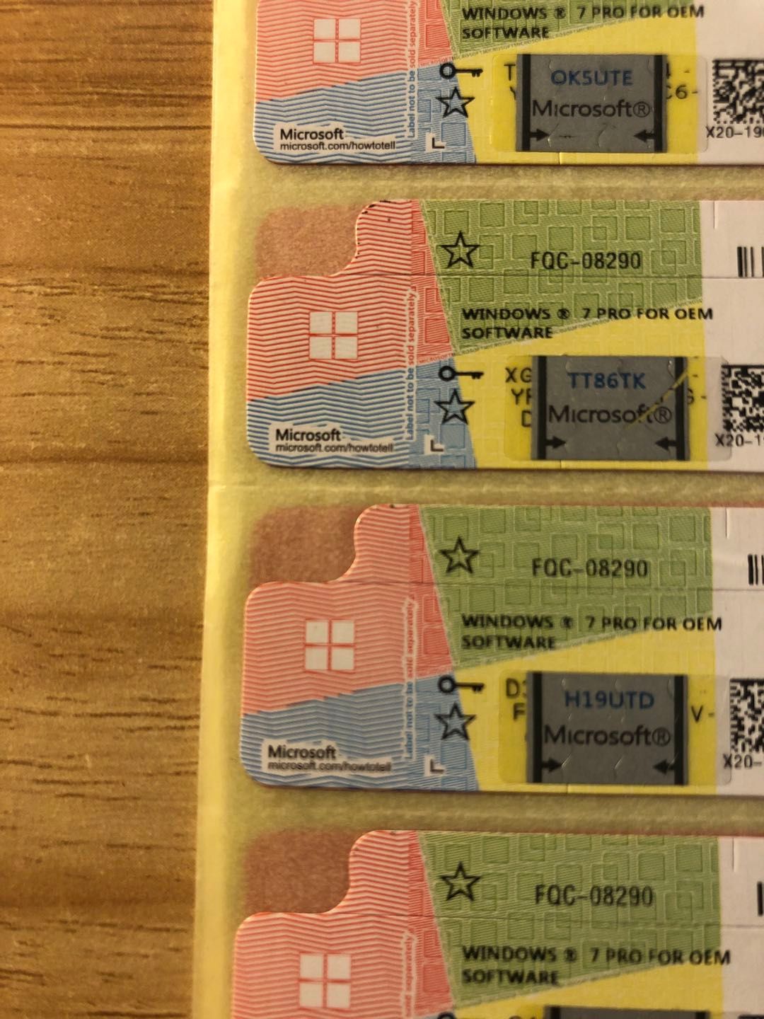 Licence sticker Microsoft® Windows 7 Professionel autocollant (sans DVD). Licence sticker Microsoft® Windows 7 Professionel autocollant (sans DVD).