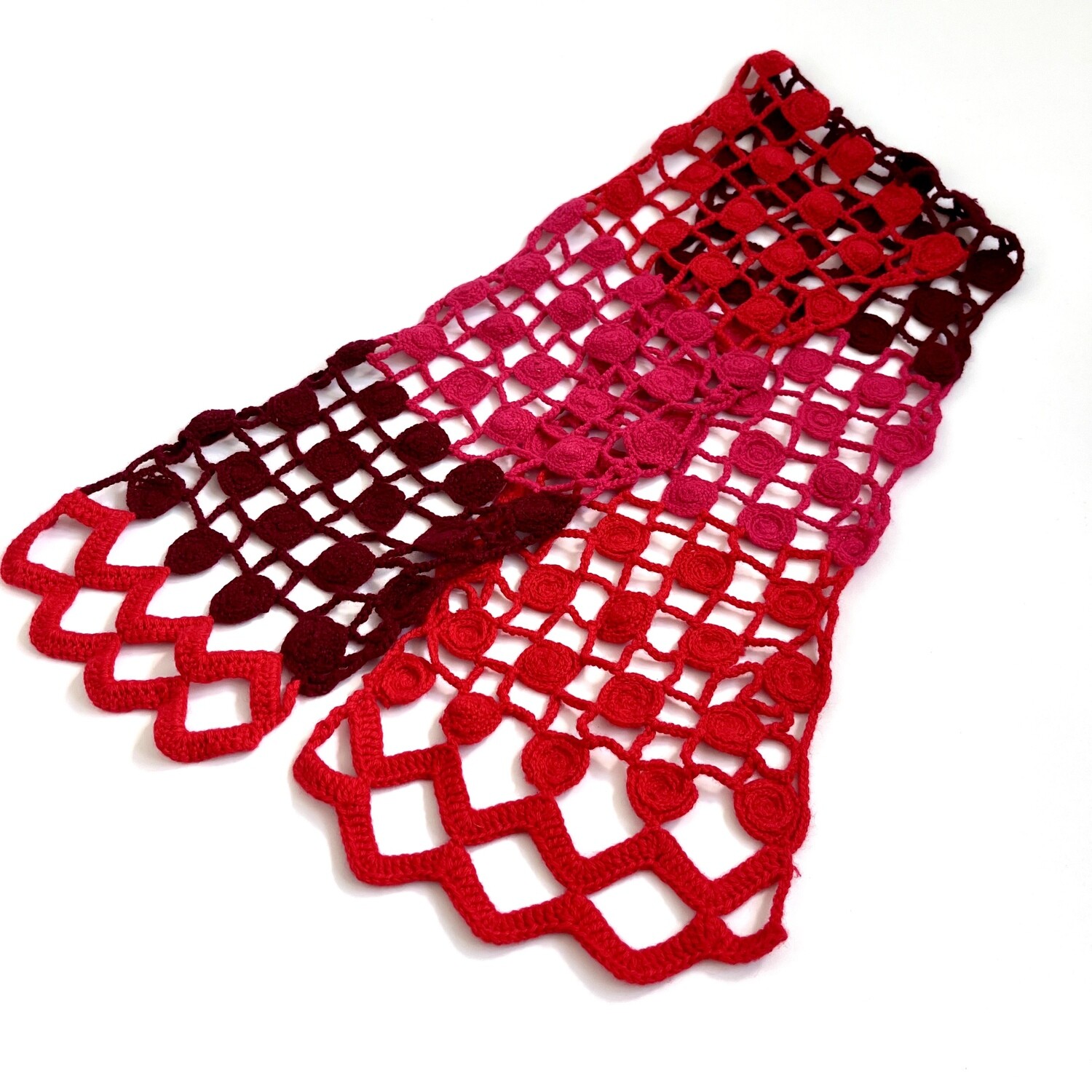 Cashmere crochet neck tie in berry colour