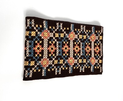 Wool embroidered crisscross design scarf